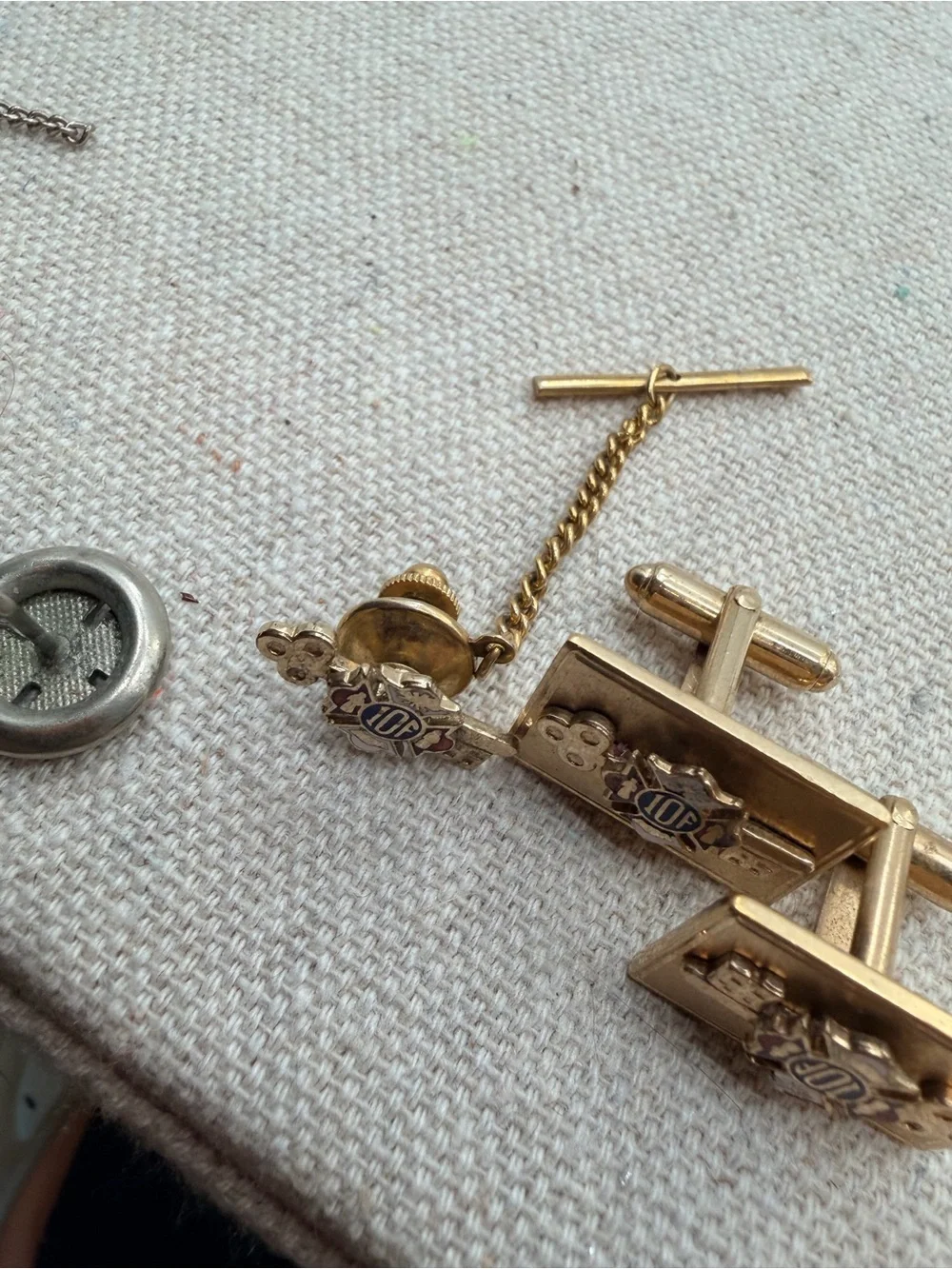 Vintage Gold-Tone IOF Independent Order of Foresters Pin Key Design